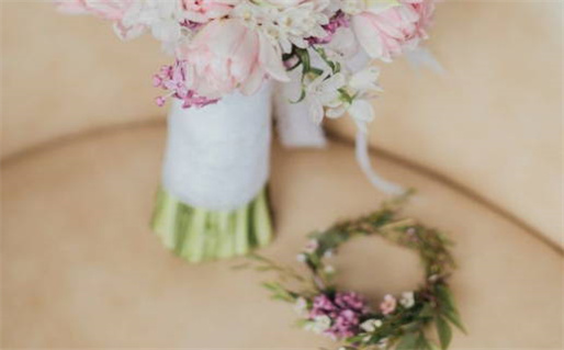 取名字大全女孩(何姓取名字大全女孩)