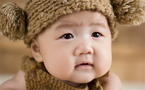 周姓男孩子起名技巧：2026年05月10日生辰八字取名指南