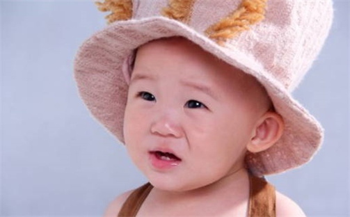 何姓2026年07月13日出生的女宝宝取名攻略：名字怎么取才吉利？