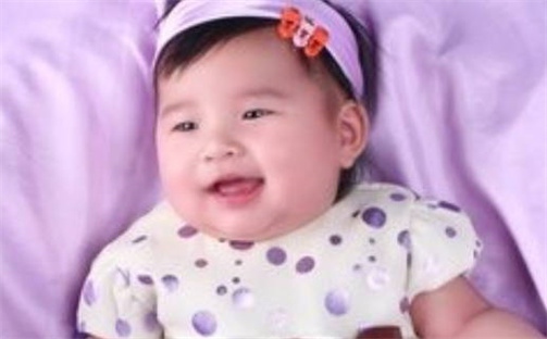 如何给2026年08月18日出生的黄姓男宝宝起个好名字？专业分析与建议
