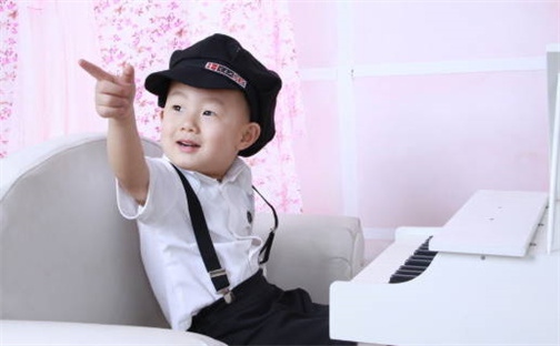 刘姓2026年05月31日出生的男孩子五行缺什么？如何科学取名