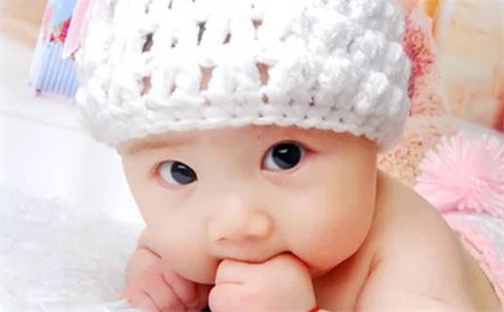 何姓独特新颖的男宝名字